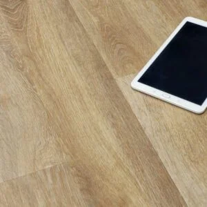 PISO VINILICO ROBLE EUROPEO SPC 5,5(0,5)(4+1,5)mm EVA